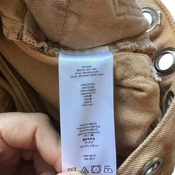 NWT Re/Done originals 90’s Loose Crop size 27 tan with metal
Grommets - Picture 10 of 11